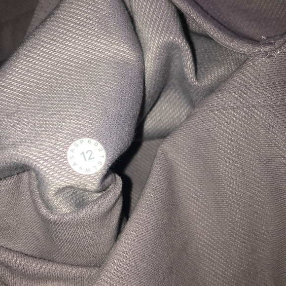 Lululemon Press Pause Jacket NWOT PRICE IS FIRM. NO OFFERS. NO DISCOUNTS - Picture 8 of 9
